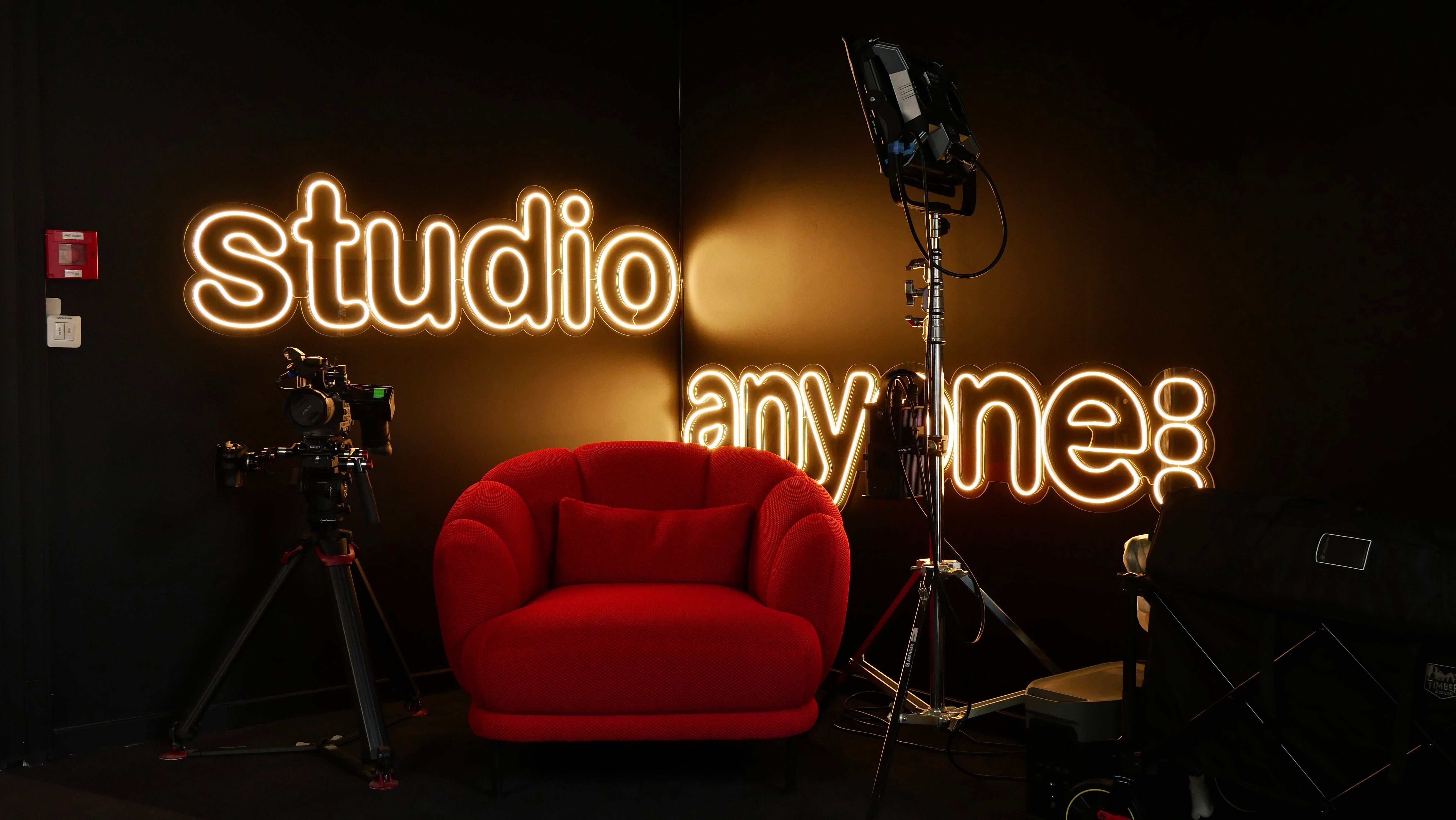 Studio Anyone — vue de l'espace